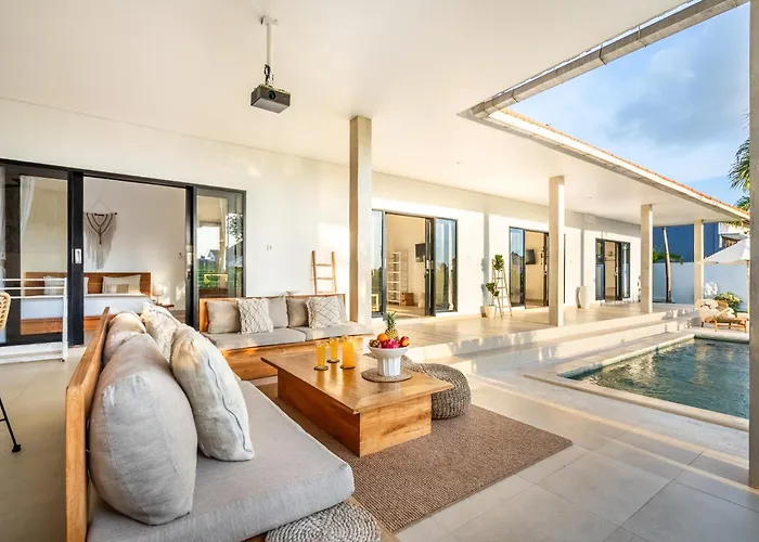 Santorini Sunset 4br Large Pool&ricefield View Villa Canggu