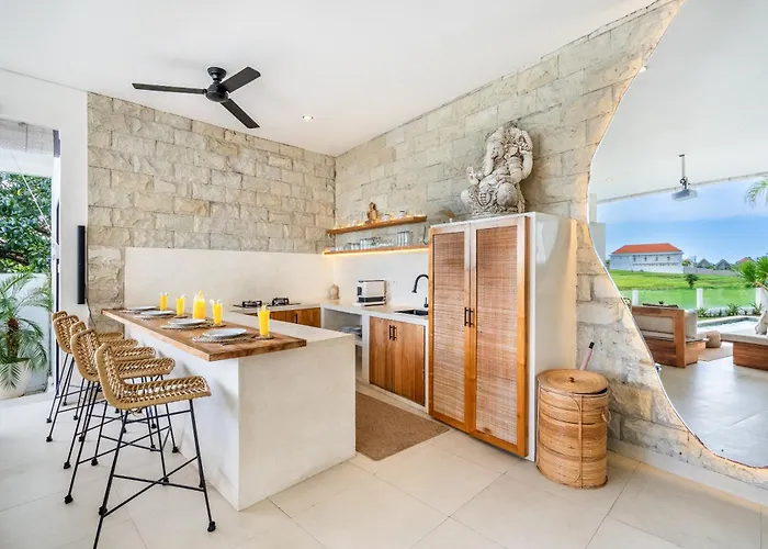 Santorini Sunset 4br Large Pool&ricefield View Villa Canggu